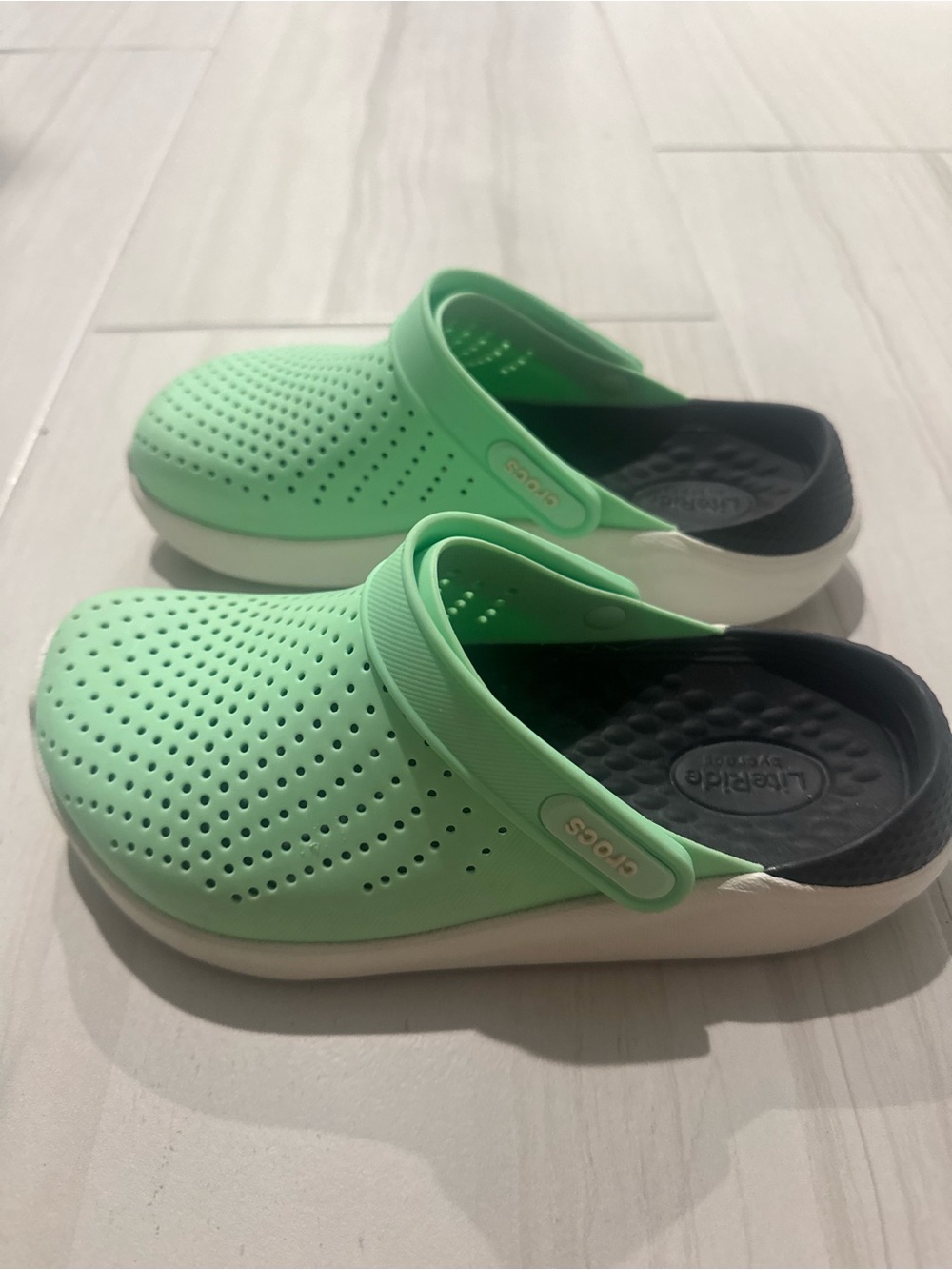Crocs Mint Green Slip-On Clog Shoes - Picture 2 of 3